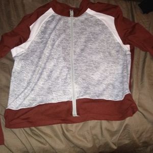 Long sleeve half shirt